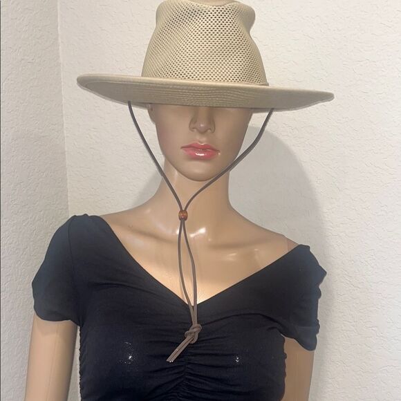 Henschel Cream Wide-Brimmed Outdoor Hat with Chin Strap - Picture 3 of 5